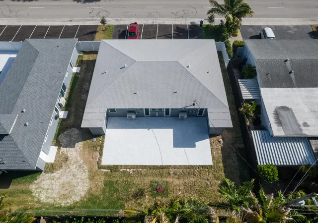 2nd image of 2025 Ne 26Th St, Wilton Manors, FL 33305
