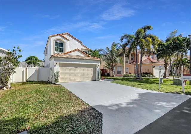 1st image of 104 Wedgewood Lks S, Green Acres, FL 33463 | MLS# A11989819