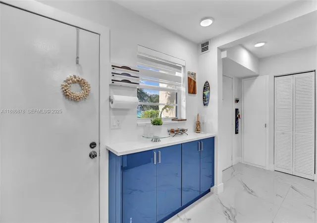 3rd image of 205 Se 11Th Ter, Dania Beach, FL 33004
