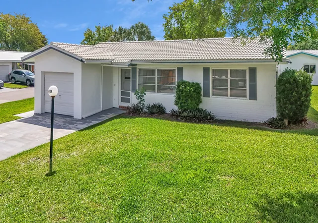 Homes for sale in Plantation, FL | 8208 Nw 14 St, Plantation, FL 33322 | MLS# B26007823