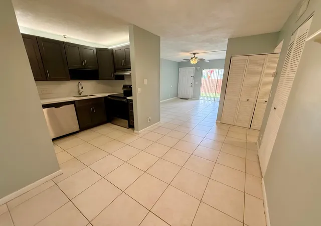 Homes for sale in Coral Springs, FL | 3253 Nw 104Th Ave, Coral Springs, FL 33065