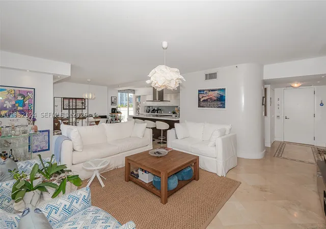 3rd image of 19707 E Turnberry Wy, Aventura, FL 33180
