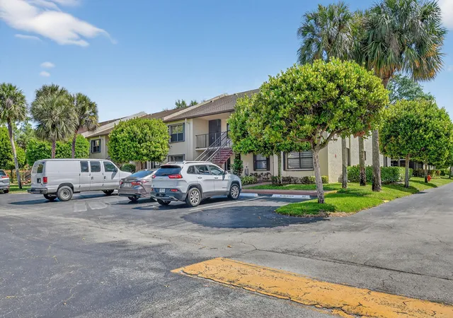 73rd image of 7855 Willow Spring Dr #725, Lake Worth, FL 33467 | MLS# B26008182
