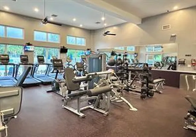 31st image of 1140 Linden St, Hollywood, FL 33019 | MLS# B26008203