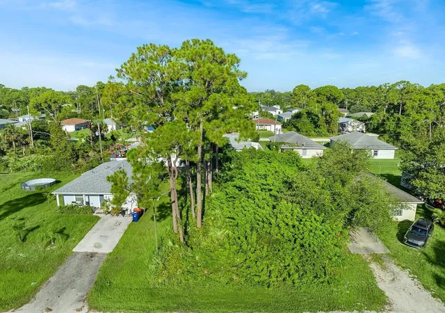 Homes for sale in Vero Beach, FL | 1145 10th Ct Sw, Vero Beach, FL 32962 | MLS# B26008301