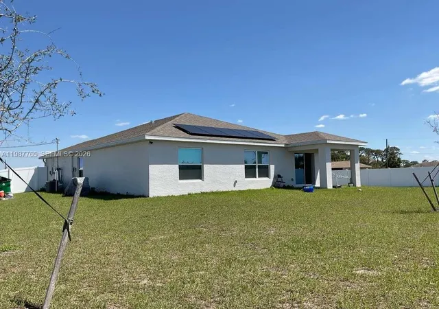 3rd image of 9013 Meadow Cir, La Belle, FL 33935 | MLS# A11987765