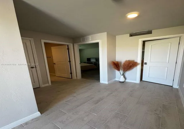 5th image of 9013 Meadow Cir, La Belle, FL 33935 | MLS# A11987765