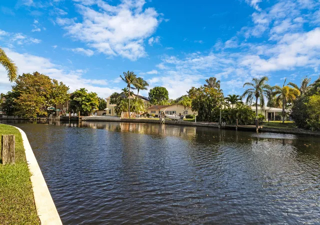 Homes for sale in Fort Lauderdale, FL | 3004 Ne 5th Terrace, Fort Lauderdale, FL 33334 | Houzeo