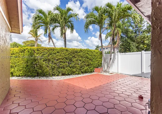 5th image of 4548 Sw 28Th Way, Dania Beach, FL 33312 | MLS# A11990174