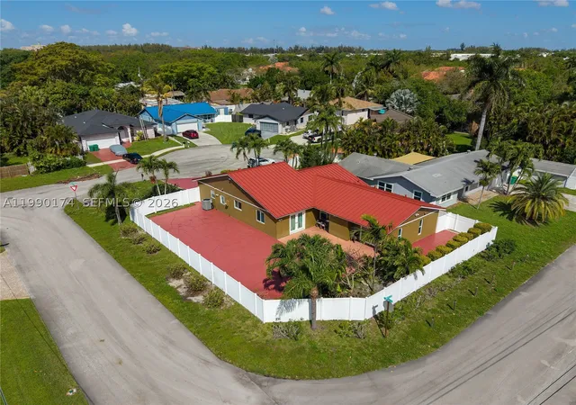 63rd image of 4548 Sw 28th Way, Dania Beach, FL 33312 | MLS# A11990174