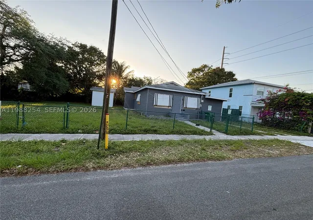 Photo 1 of Single family home for sale at 214 Sw 1st Ave, Dania, FL 33004 | MLS# A11988254 | Listing updated on 2026-04-30