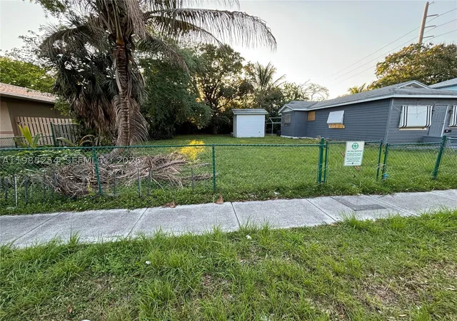 Photo 2 of Single family home for sale at 214 Sw 1st Ave, Dania, FL 33004 | MLS# A11988254 | Listing updated on 2026-04-30