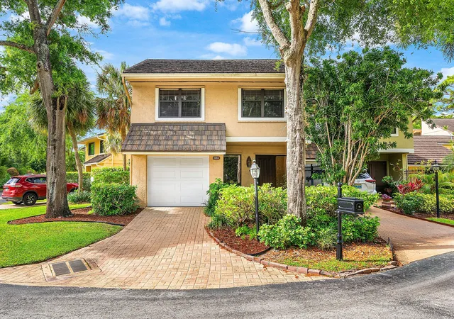 1st image of 5664 Santiago Cir, Boca Raton, FL 33433 | MLS# B26008588