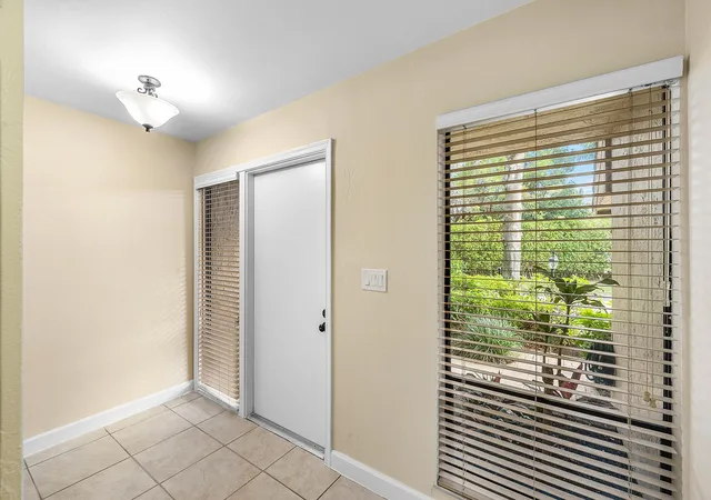 3rd image of 5664 Santiago Cir, Boca Raton, FL 33433 | MLS# B26008588