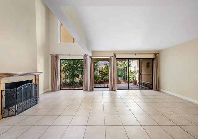 5th image of 5664 Santiago Cir, Boca Raton, FL 33433 | MLS# B26008588