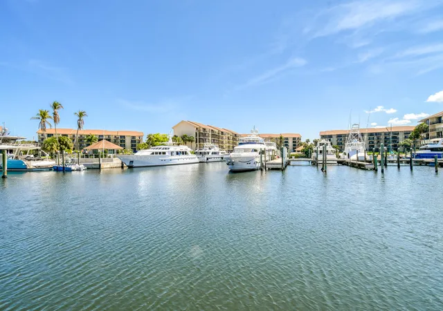 3rd image of 2401 Marina Isle Wy, Jupiter, FL 33477