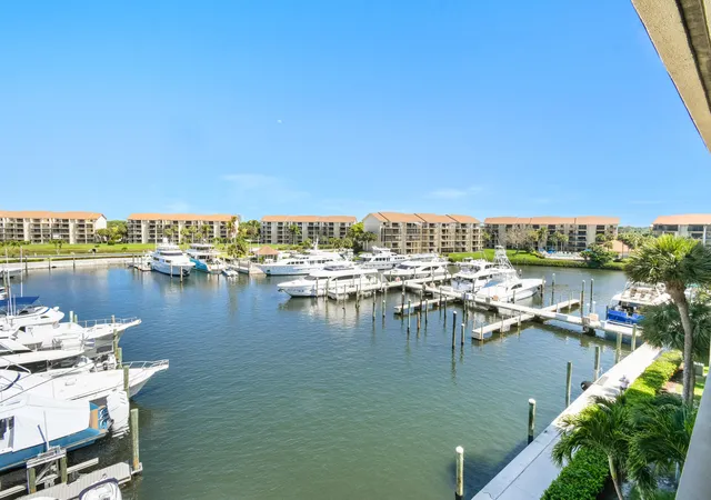 4th image of 2401 Marina Isle Wy, Jupiter, FL 33477