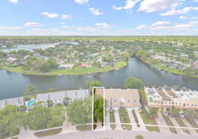 31st image of 12598 Westhampton Cir, Wellington, FL 33414 | MLS# B26008670