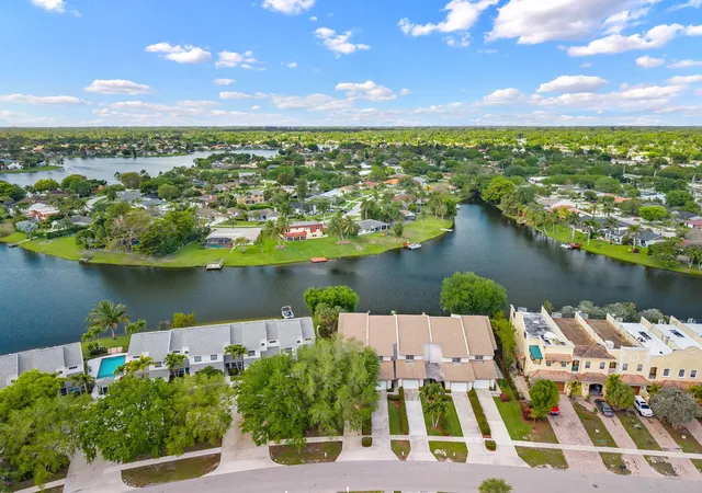 4th image of 12598 Westhampton Cir, Wellington, FL 33414 | MLS# B26008670