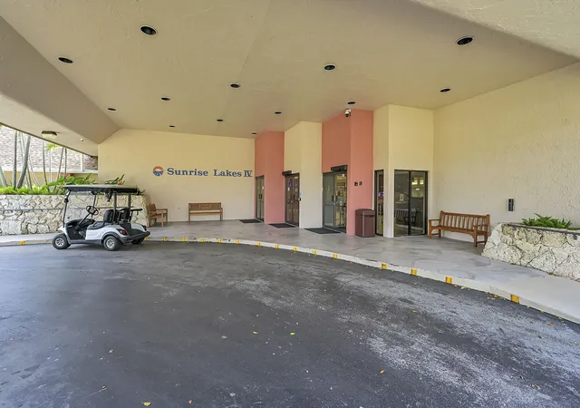 2nd image of 10434 Sunrise Lakes Blvd, Sunrise, FL 33322