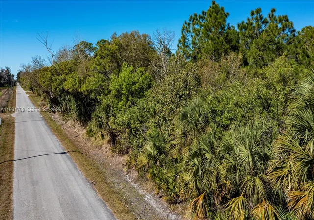 2nd image of 850 G Rd, La Belle, FL 33935 | MLS# A11991709
