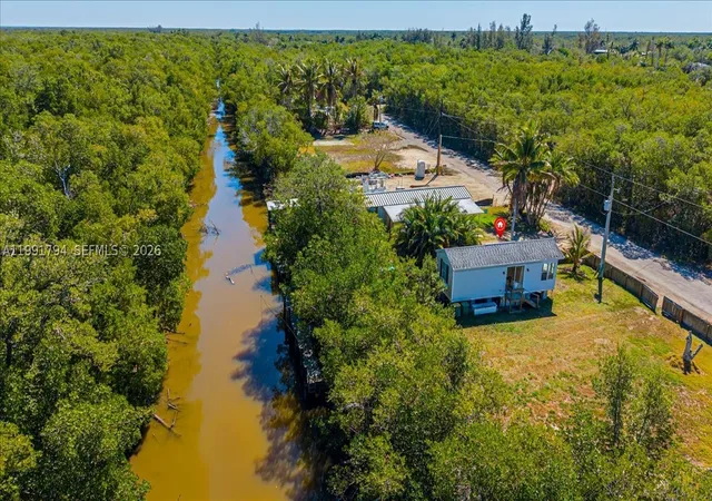 Photo 4 of Manufactured home for sale at 25 & 26 Plantation Dr, Miami Beach, FL 33140 | MLS# A11991794 | Listing updated on 2026-03-30
