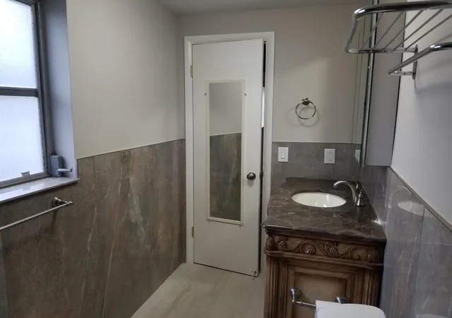 5th image of 5861 Nw 16Th Pl, Sunrise, FL 33313