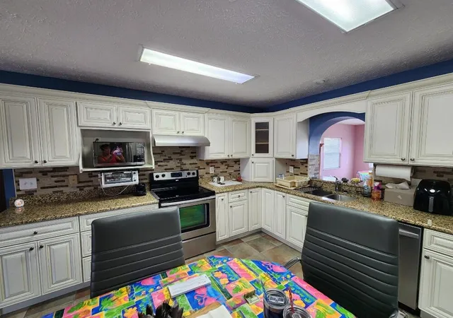 5th image of 1177 Lisa Ln, Okeechobee, FL 34974 | MLS# B26009121