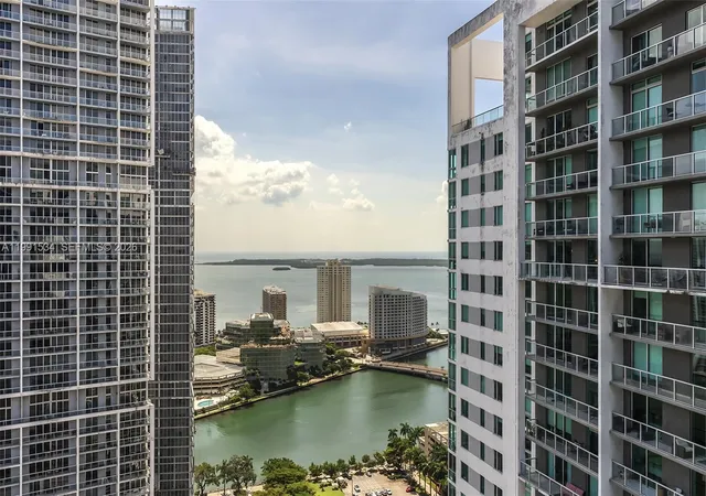 2nd image of 77 Se 5th Street #2403, Miami, FL 33131 | MLS# A11991534