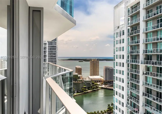 Listing Photo 4 - Condo for sale in building located at 77 Se 5Th St, Miami, FL 33131 - Unit #2403