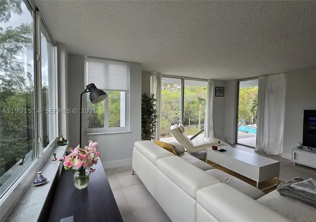 1st image of 17890 W Dixie Hwy #307, North Miami Beach, FL 33160 | MLS# A11991514