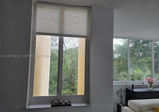 3rd image of 17890 W Dixie Hwy, Miami, FL 33160