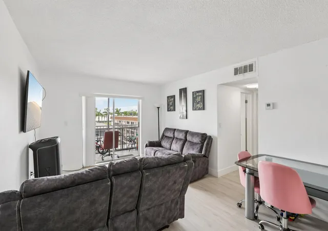 3rd image of 1735 Ne 164Th St #F-304, North Miami Beach, FL 33162 | MLS# B26009188