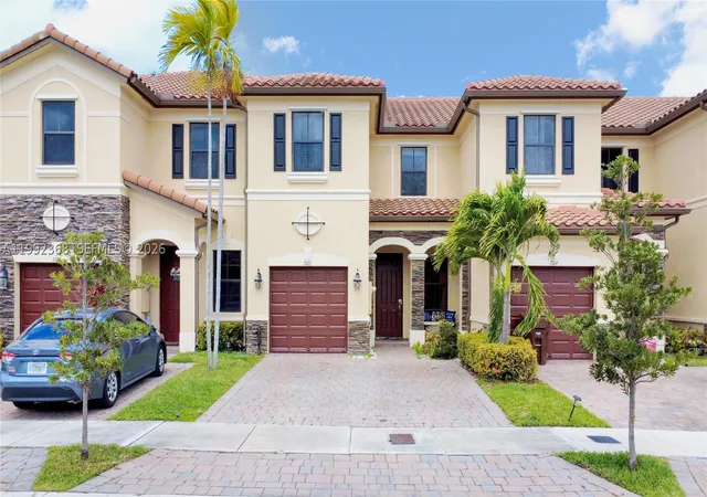 Condo for sale at 3323 W 90Th Ter, Hialeah, FL 33018 | MLS# A11992368