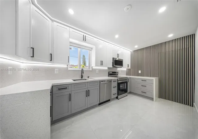 3rd image of 17860 Sw 110Th Ct, Miami, FL 33157 | MLS# A11992678