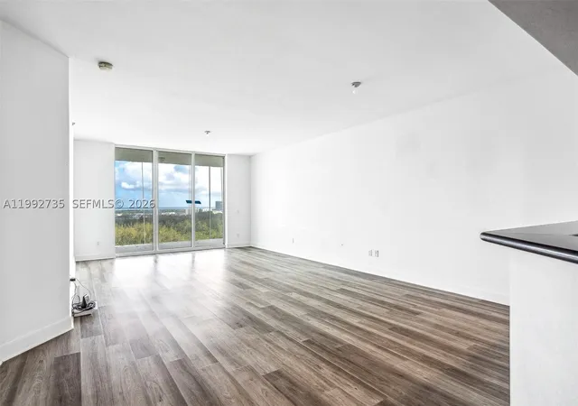 Photo 3 of Condo for sale at 14951 Royal Oaks Ln #1706, North Miami, FL 33181 | MLS# A11992735 | Listing updated on 2026-10-08