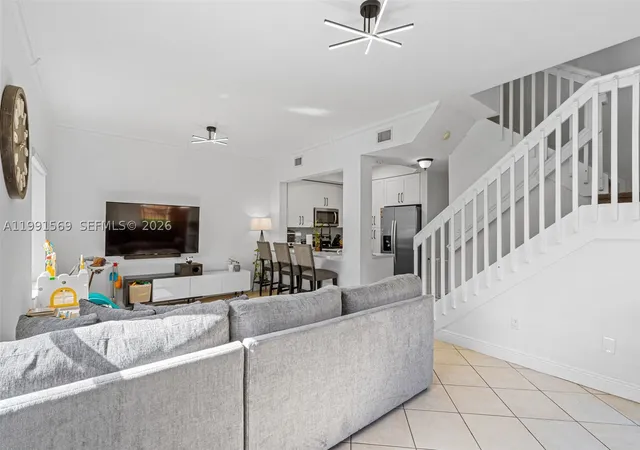 3rd image of 4914 Sailboat Dr #4610, Dania Beach, FL 33312 | MLS# A11991569
