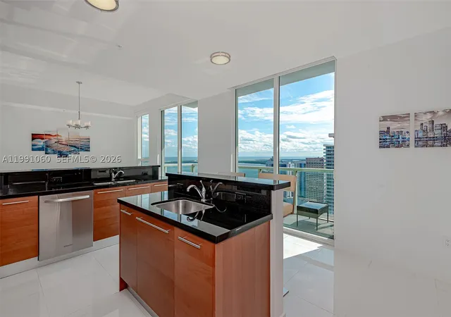 Photo 3 of Condo for sale at 244 Biscayne Blvd #UPH-4907, Miami, FL 33132 | MLS# A11991060 | Listing updated on 2026-04-01