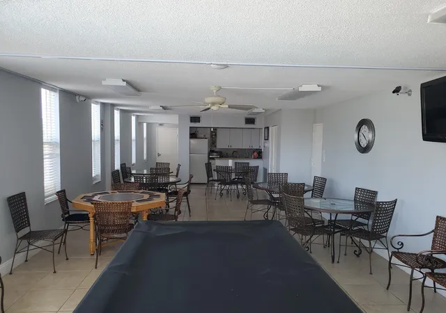 Homes for sale in Hollywood, FL | 801 S Ocean Drive, Hollywood, FL 33019 | Houzeo