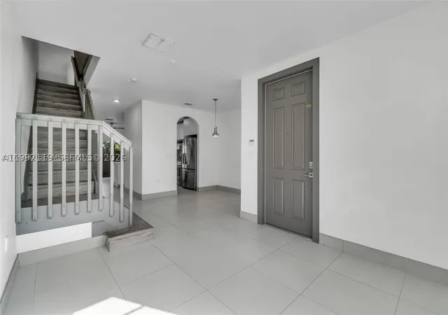 3rd image of 1720 Ne 33 Av #104-5, Homestead, FL 33033 | MLS# A11992119
