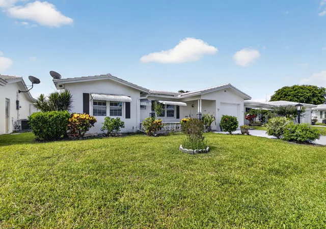 Homes for sale in Boynton Beach, FL | 1104 W Ocean Ave, Boynton Beach, FL 33426 | MLS# B26009545