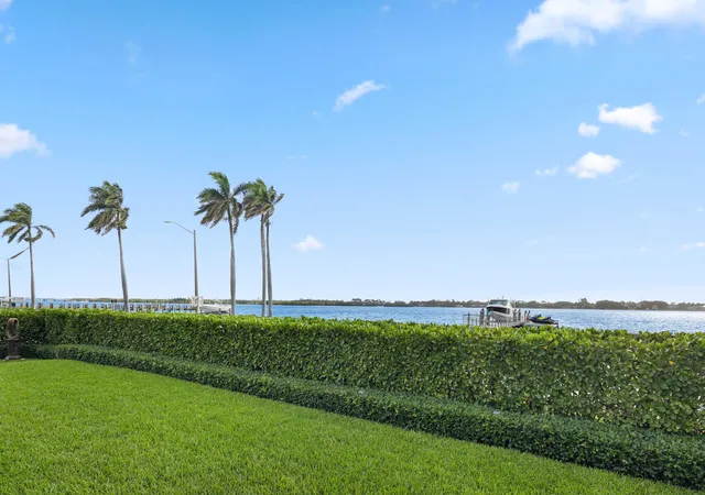 4th image of 5501 S Flagler Dr, West Palm Beach, FL 33405 | MLS# B26009657