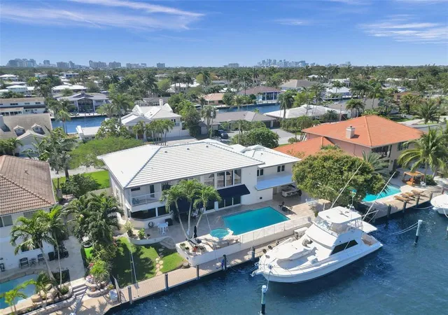 Homes for sale in Fort Lauderdale, FL | 2875 Ne 25th Ct, Fort Lauderdale, FL 33305 | MLS# B26009741