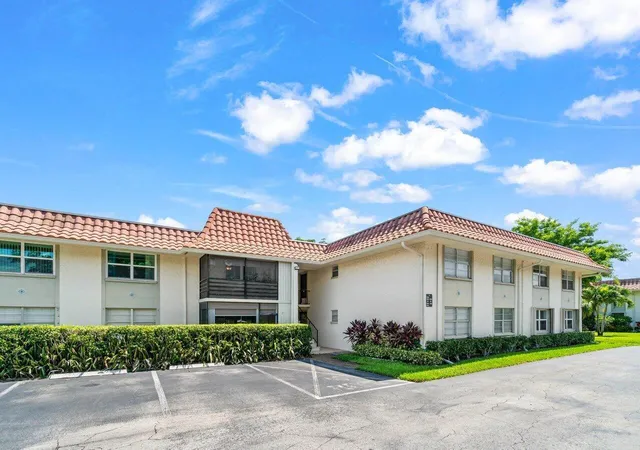 2nd image of 1124 Nw 13Th St, Boca Raton, FL 33486