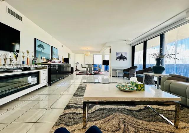 2nd image of 19667 Turnberry Way #22E, Miami, FL 33180 | MLS# A11992487