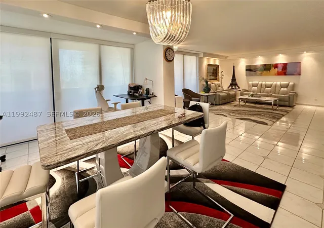 4th image of 19667 Turnberry Way #22E, Miami, FL 33180 | MLS# A11992487