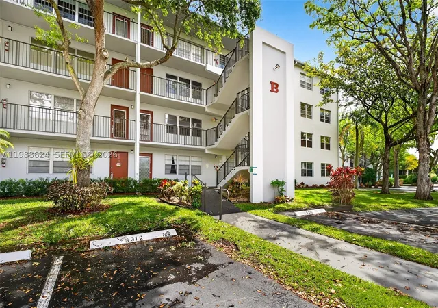 2nd image of 1301 Sw 134th Way #313B, Pembroke Pines, FL 33027 | MLS# A11988624