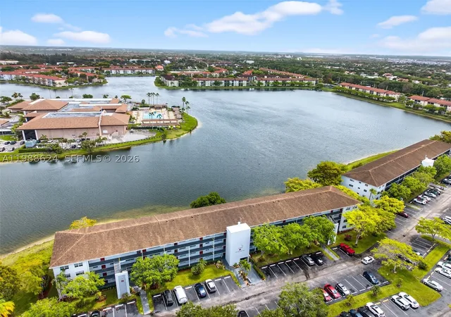 3rd image of 1301 Sw 134Th Way #313B, Pembroke Pines, FL 33027 | MLS# A11988624