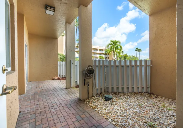 3rd image of 7623 Southampton Ter #102, Tamarac, FL 33321 | MLS# B26009972