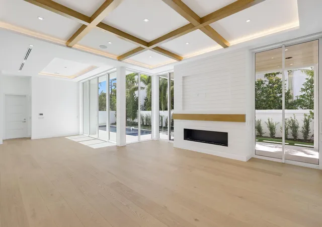 5th image of 330 Grove Pl, Delray Beach, FL 33444 | MLS# B26009993